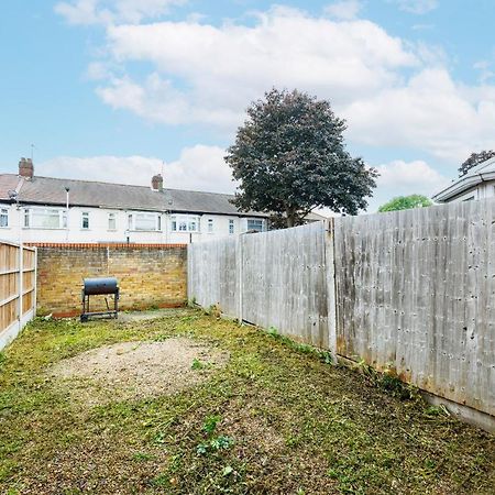 Lovely 2 Bd Hse With Parking Near Excel Londres Exterior foto