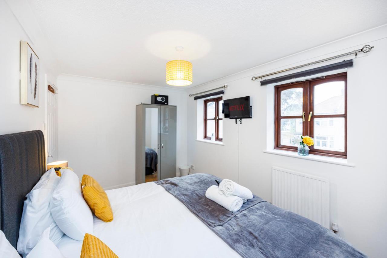 Lovely 2 Bd Hse With Parking Near Excel Londres Exterior foto