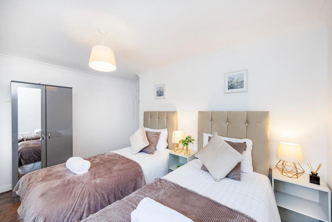 Lovely 2 Bd Hse With Parking Near Excel Londres Exterior foto